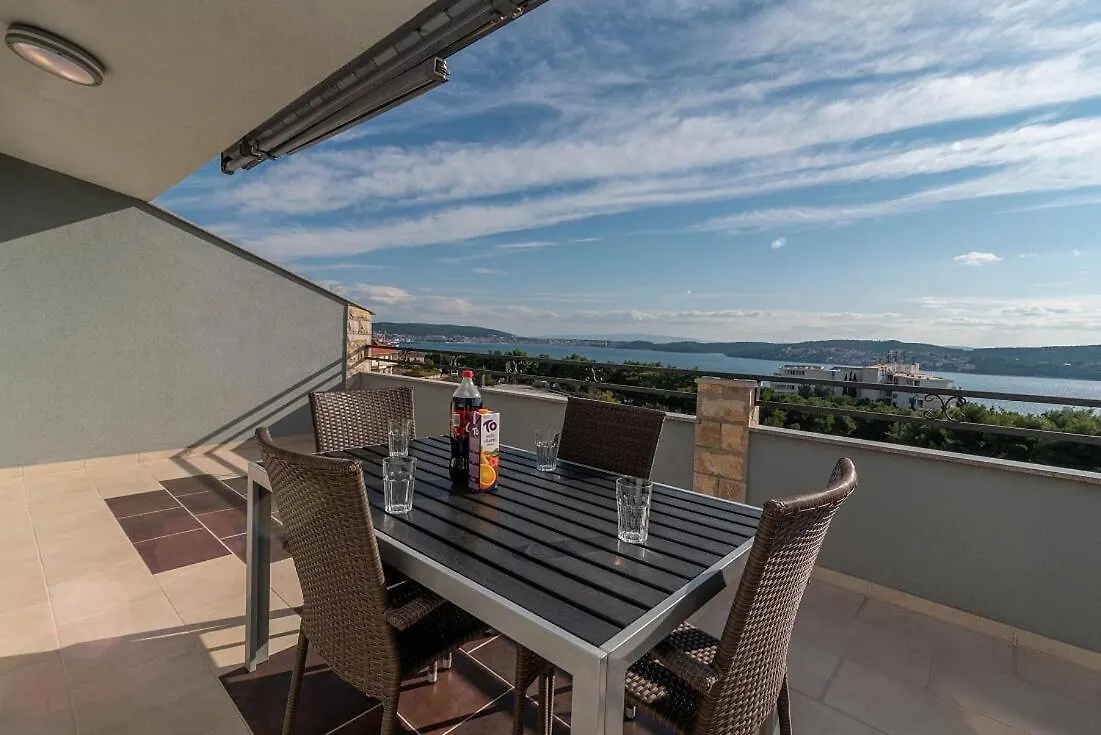 Apartmani Grga Trogir 0*,  Croatia